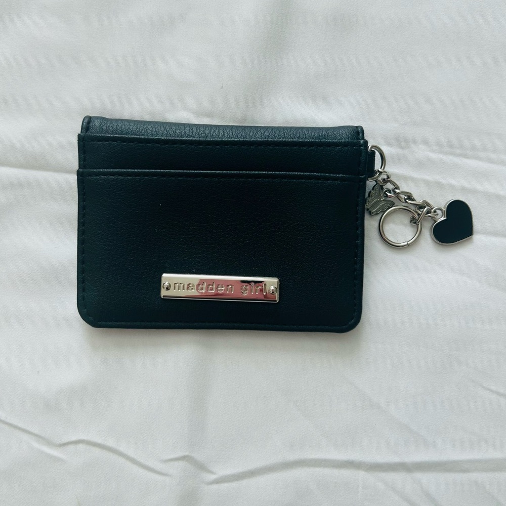 Madden Girl Black Card Holder with Heart Charm